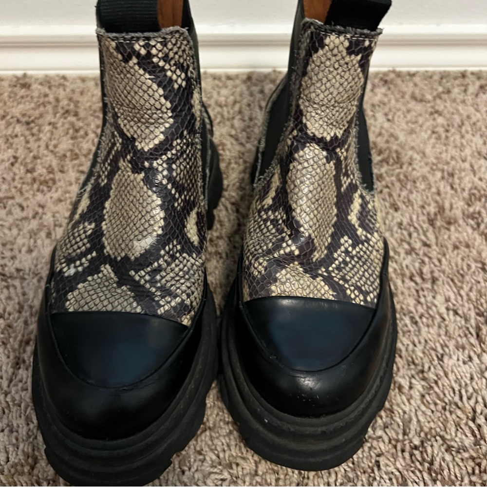 GANNI Women's Leather Snake Print Platform Chelsea Boots - Picture 11 of 12